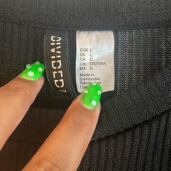 PEARL DETAIL H&M TOP SIZE L - Picture 2 of 5